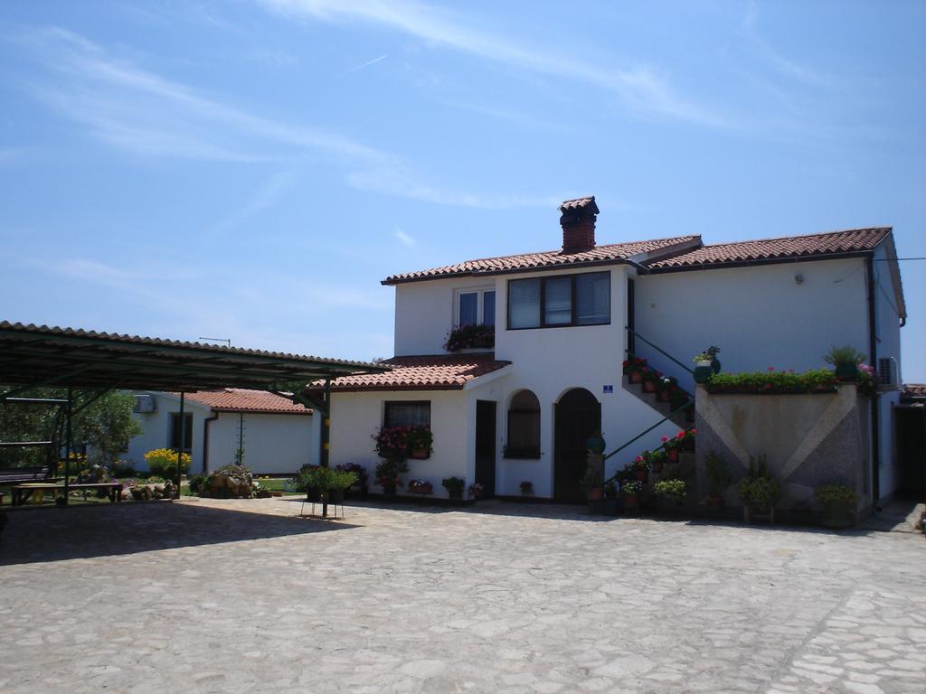 Nella Apartments Šišan Quarto foto